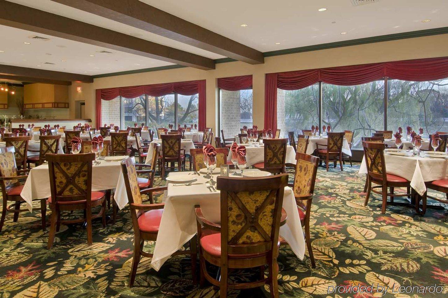 Doubletree By Hilton Lisle Naperville Restoran gambar